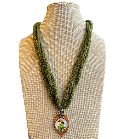 Handmade Crochet Necklace Butterfly Pendant Boho - Picture 11 of 14